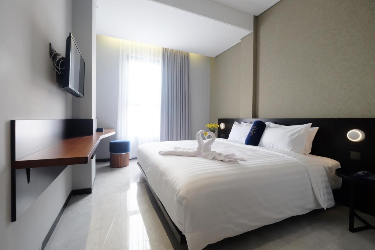 Hotel Youstay Semarang By Sinergi Экстерьер фото